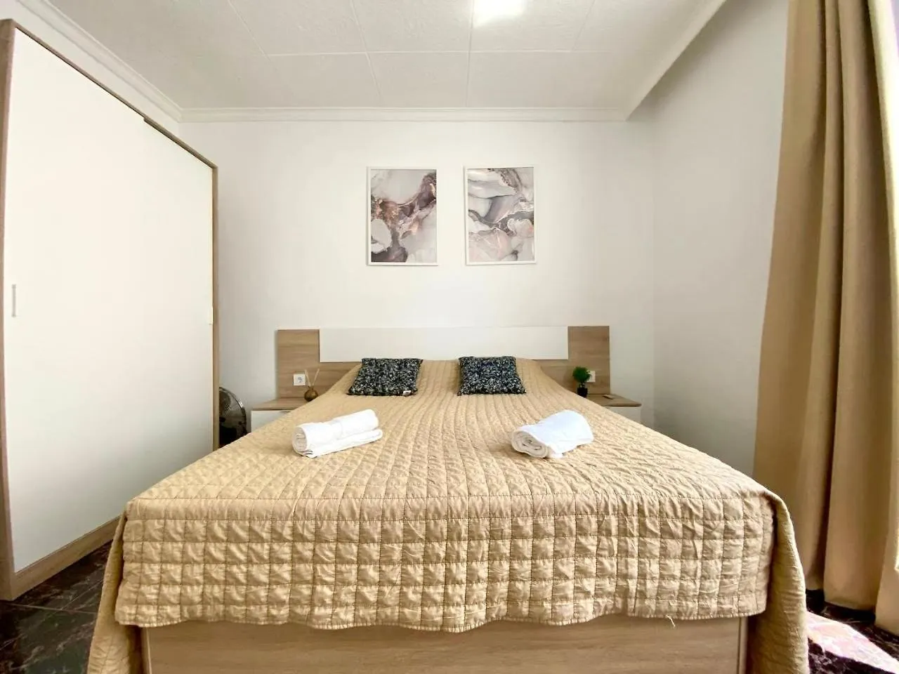 Apartment In The Heart Of Salou contacts